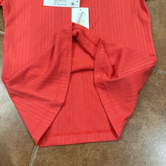 Jessica Simpson Red Ribbed Top - Picture 3 of 4
